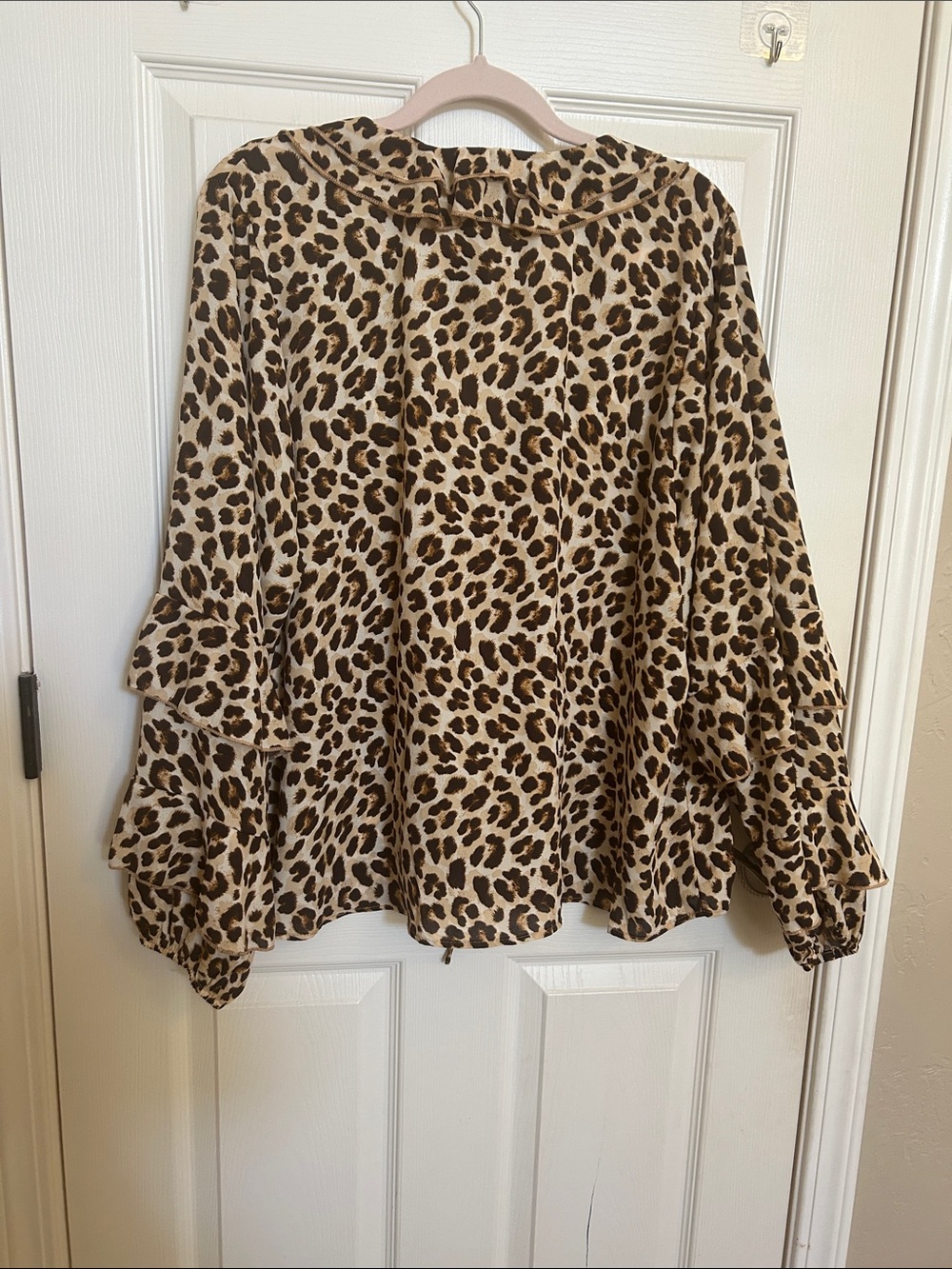Torrid Leopard Print Tie-Front Ruffle Top | Size 1X Blouse in Tan and Brown. - Picture 3 of 6